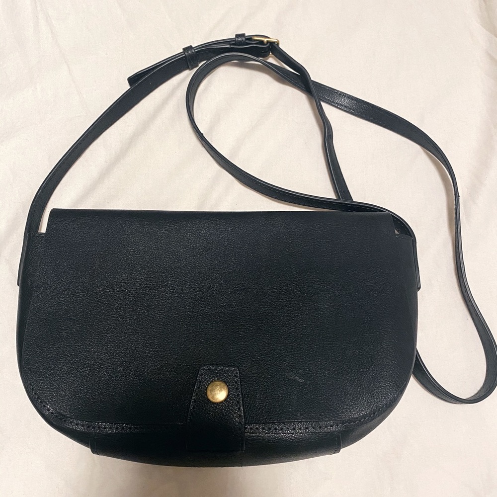 COPY - 2/$40 - Aritzia Crossbody Purse